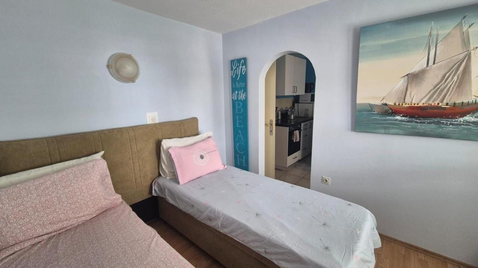 Apartment Bunjo'S Beach House Trogir Exterior foto